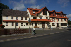 Deutsches Haus Hotel Restaurant Gastwirtschaft Biergarten am Radweg Bermuthshain